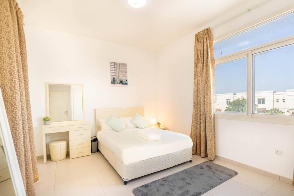 20mins To Dwc Airport-2br Serene-alghadeer106 Abou Dabi