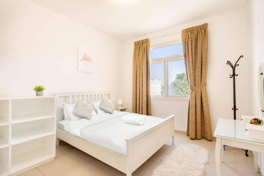 20mins To Dwc Airport-2br Serene-alghadeer106 * Abou Dabi